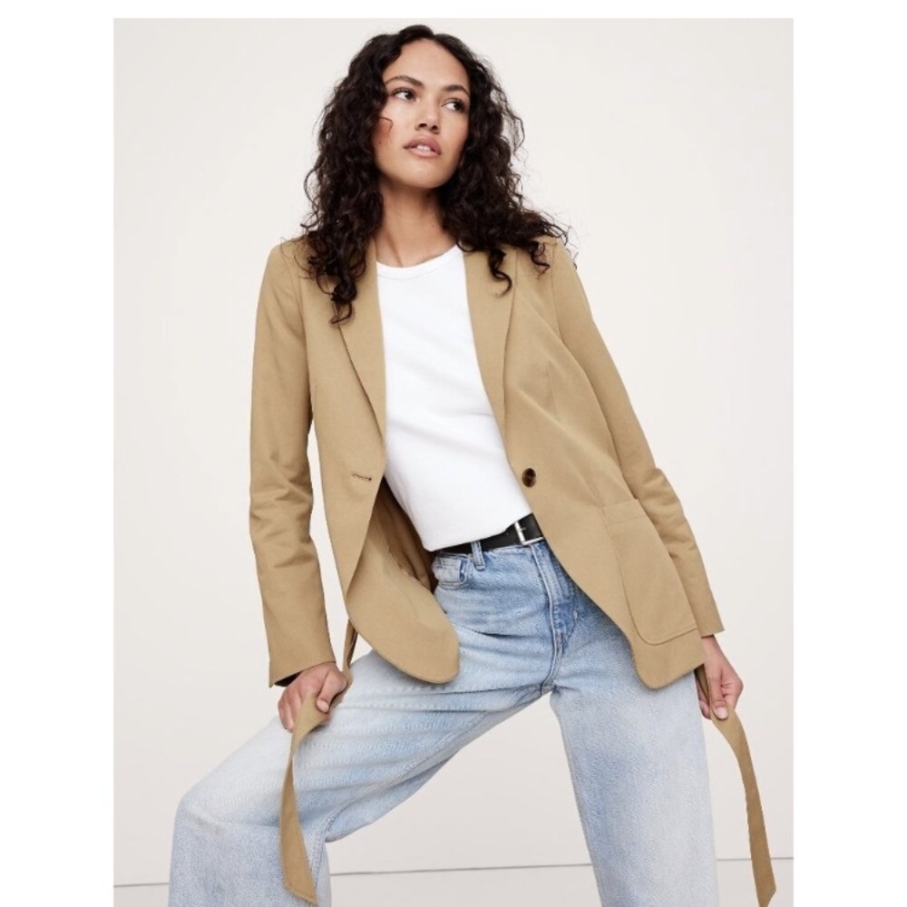 Banana Republic Relaxed Drapey Belted Blazer size 6